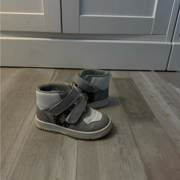 Chic Gray and White Baby Walker Shoes